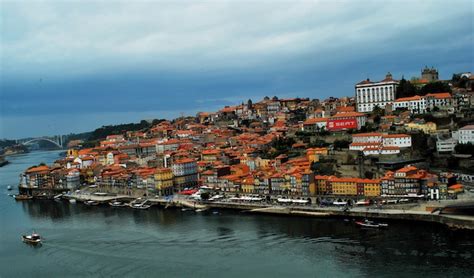 Running in Porto, Portugal. Best routes and places to run in Porto.